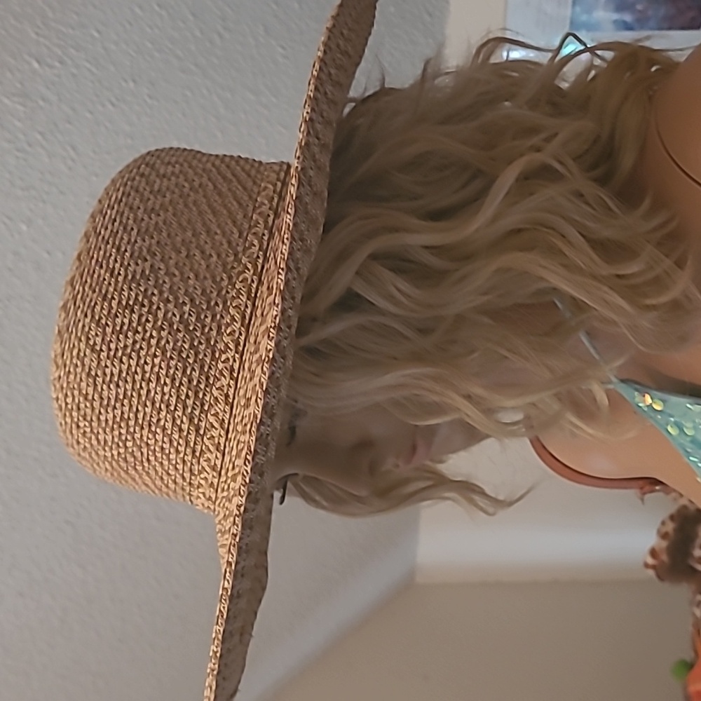 Nine & company  hat